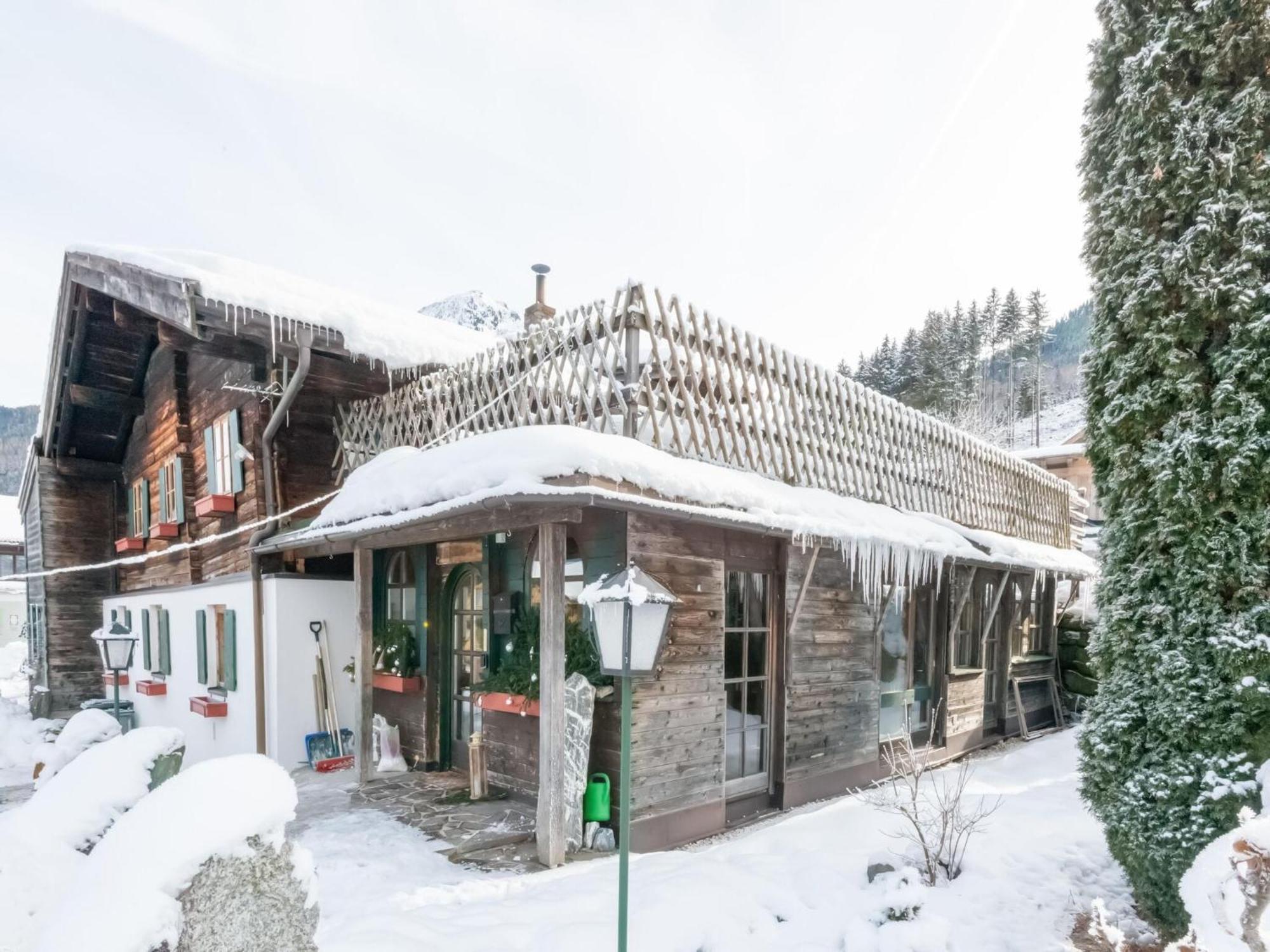 Rustic Farmhouse With Sauna In Bramberg Neukirchen am Großvenediger エクステリア 写真
