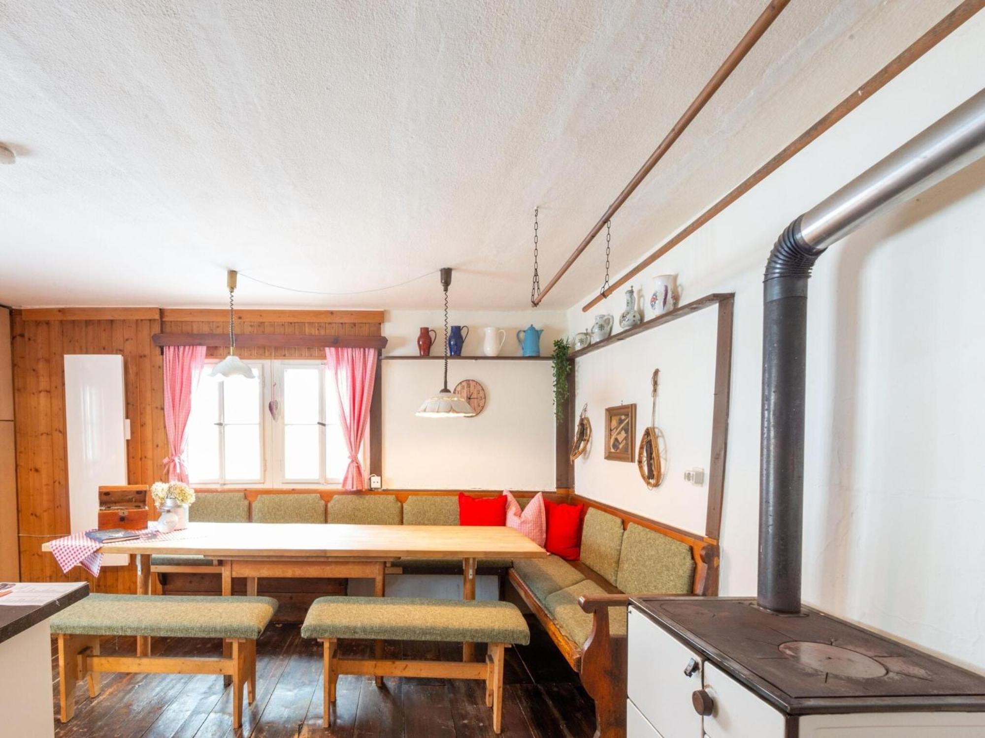Rustic Farmhouse With Sauna In Bramberg Neukirchen am Großvenediger エクステリア 写真